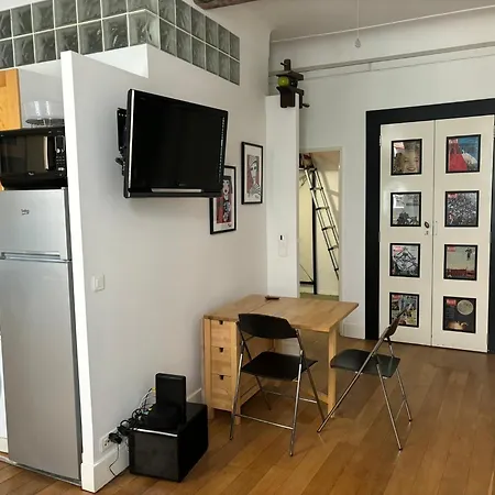 2 Bedroom Funky In The Heart Of The Old Town Of Apartment *